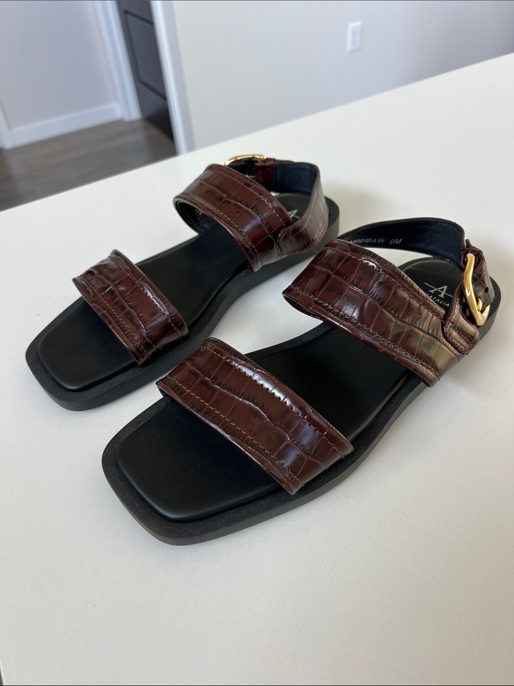 Aquatalia open toe flat brown croc embossed sandals adjustable straps 9